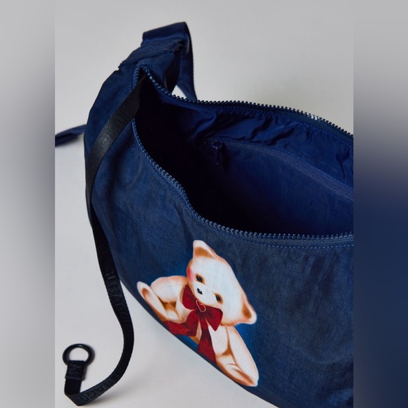 BAGGU UO Exclusive Teddy Bear Medium Nylon Crescent Bag NWT - Picture 4 of 8